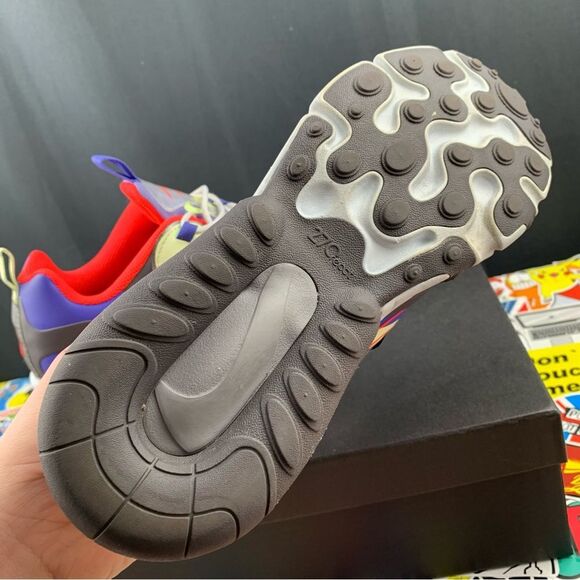 Nike Air Max 270 React Size 6.5y / 8 Women's - Picture 5 of 13